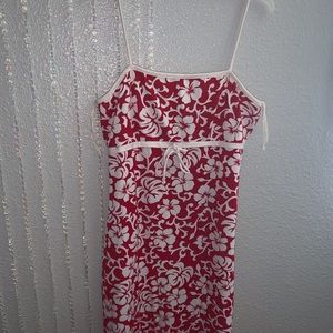 Cute somewhat mini lose red y2k floral dress